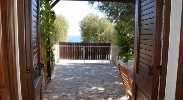 Mirto Sotto - Casa in Pietra sul Mare