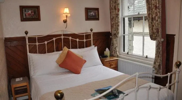 The Paddock Guest House, Забронировать Гостевой дом Отели Кесвик с парковкой, рядом с The Puzzling Place, Парковка