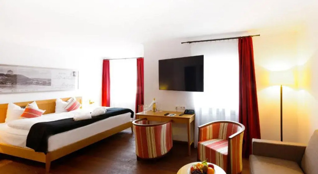Кровать в общем номере DORMERO Hotel Kelheim