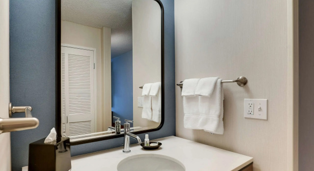Четырёхместный номер Deluxe Sonesta Select Scottsdale at Mayo Clinic Campus