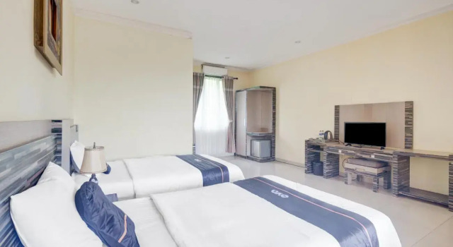 Двухместный люкс Hotel O Bogor near Taman Safari formerly Ken Raudhah Inn