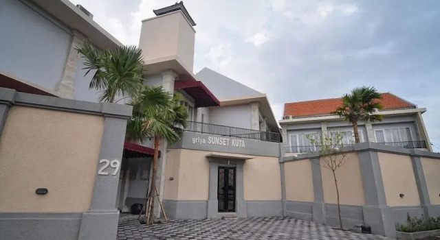 Griya Sunset Kuta, Rezervovat Hotel Hotely v Bali se snídaní, Snídaně