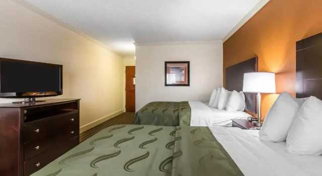 Номер Standard Quality Inn Crossville Near Cumberland Mountain State Park
