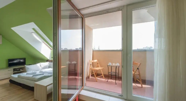 Студия Corvin Plaza Apartments & Suites