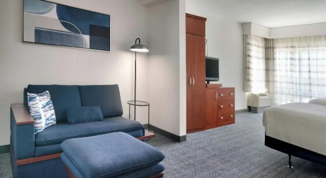 Четырёхместный люкс Courtyard by Marriott Houston NASA Clear Lake