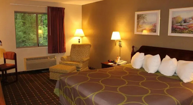 Номер Standard Super 8 by Wyndham Valparaiso