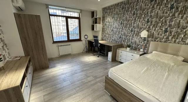 Charming 2-bed Apartment in Baku City Center, Prenota Appartamento Baku Azerbaigian, vicino a Piazza della Bandiera Statale