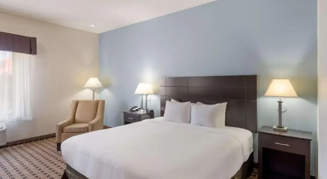 Номер Standard SureStay Plus Hotel by Best Western Coralville Iowa City