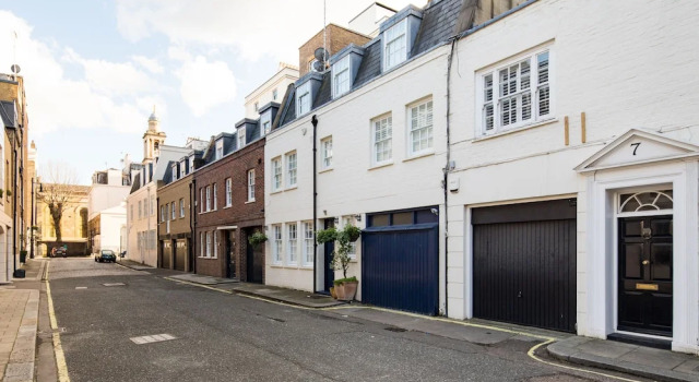 4 BDR Wilton Mews House By The Residences