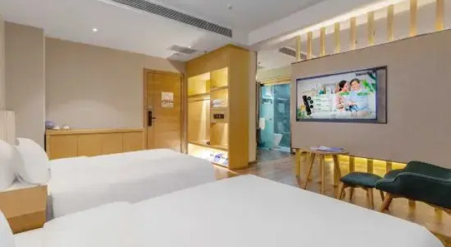 Люкс Deluxe Yuxi Lakeside Hotel