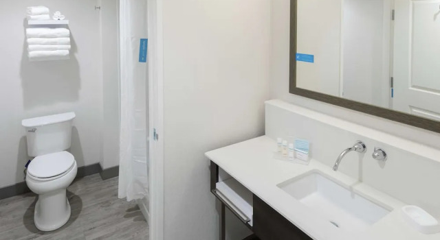 Четырёхместная студия Hampton Inn & Suites Asheville Biltmore Area