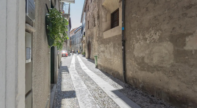 Via Vitani Piano 1 in Como, Забронировать Отель Комо Озеро Комо, рядом с Como Cathedral