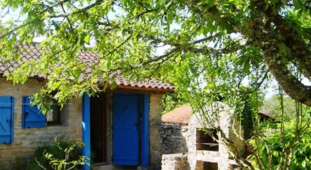 House With 2 Bedrooms in Brouchaud, With Enclosed Garden and Wifi