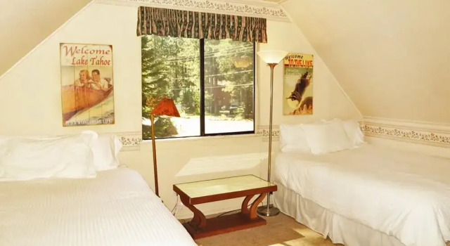 Balsam House - Walk to Lake & Private Beach Area