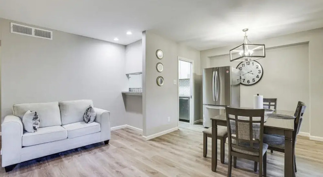 2 Mi to The Galleria: Uptown Houston Retreat!