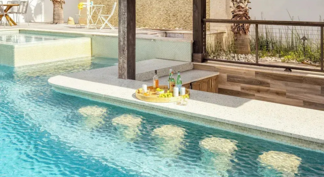 Коттедж Monarch by Avantstay Stunning Estate 1 Block to Beach, Swim Up Bar, Hot Tub, & Rooftop Views