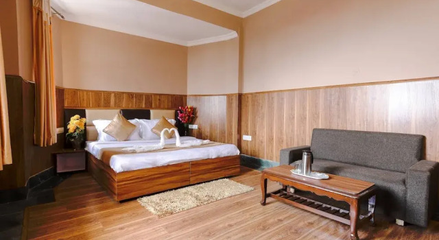 Номер Deluxe с балконом и с видом на горы Varuni Gd Hotel Mcleodganj