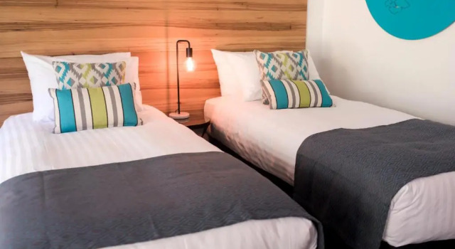 Bright Colonial Motel