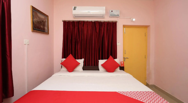 Номер Standard OYO 10493 MS Residency
