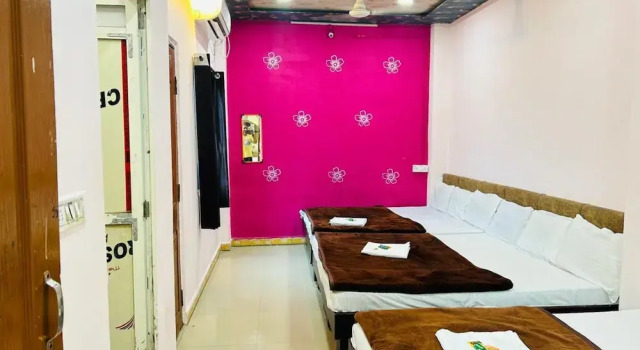 Трёхместный номер Deluxe Gorooomgo Mahakal vishram Ujjain