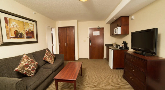 Двухместный люкс Holiday Inn & Suites Lloydminster by IHG
