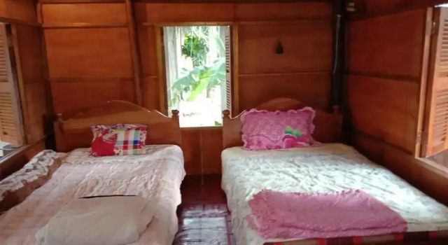 Kakrona Pouk Homestay, Book Hotel Hoteller i Puok med parkering, Parkering
