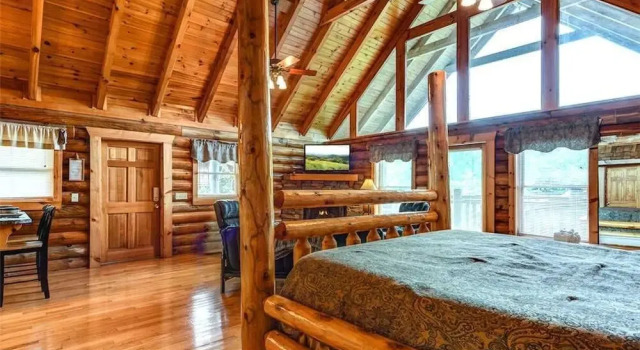 The Sugar Shack - One Bedroom Cabin, Забронировать Отель Отели Пиджен-Фордж с парковкой, рядом с Cooter’s Place &amp; Museum, Парковка
