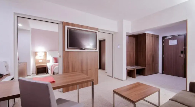 Двухместный люкс Ramada Plaza by Wyndham Craiova
