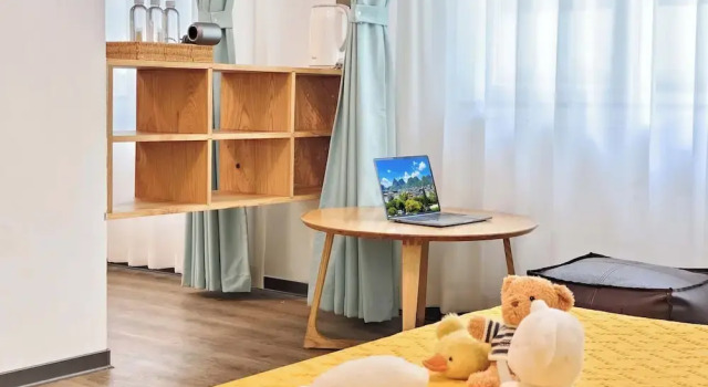 Четырёхместный семейный номер Standard с видом на горы Yangshuo Singing River Climbers House 阳朔八月客栈 原江缘攀岩客栈