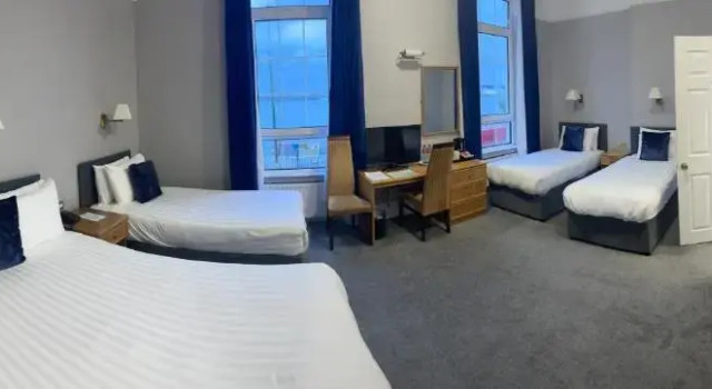 Семейный номер Standard Commodore Hotel