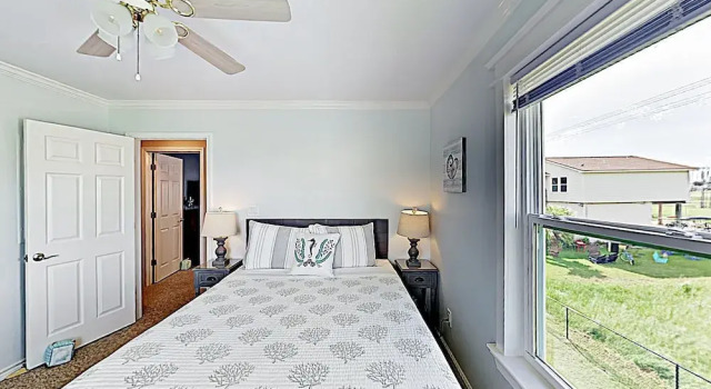 New Listing! Beach House Bliss W/ Deck & Pool 4 Bedroom Home, Забронировать Дом для отпуска Галвестон Texas Gulf Coast
