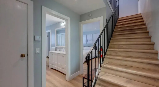 Апартаменты Spacious 1BR Cozy Cabin with Patio & Extra Bed