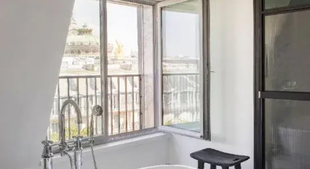 Двухместный люкс Eiffel Tower View Kimpton - St Honoré Paris by IHG