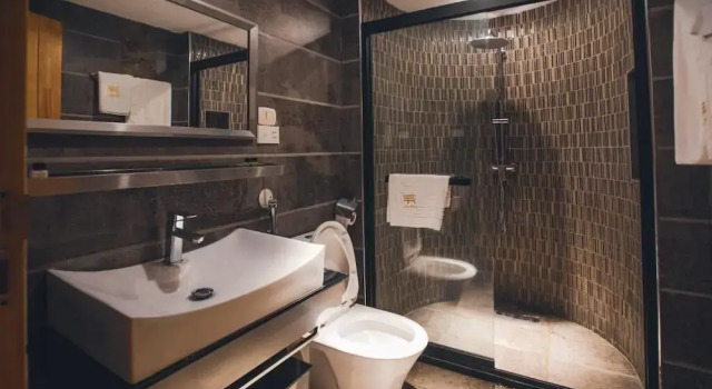 Полулюкс The Row Residential Hotel