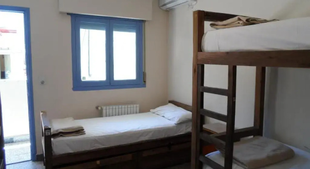 Кровать в общем номере Sabatico Travelers Hostel & Guesthouse