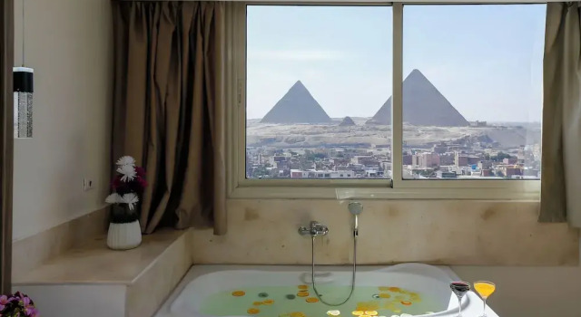Номер Premium Full Pyramids View Apartment with Balcony For 8 P
