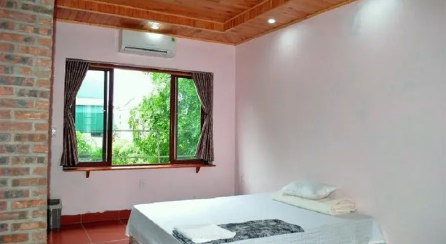 Ho Nui Dinh Hotel