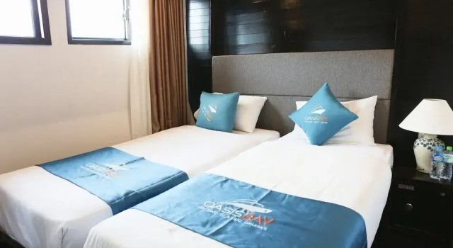 Oasis Party Cruise, Rezervovat Hotel Tuan Chau 