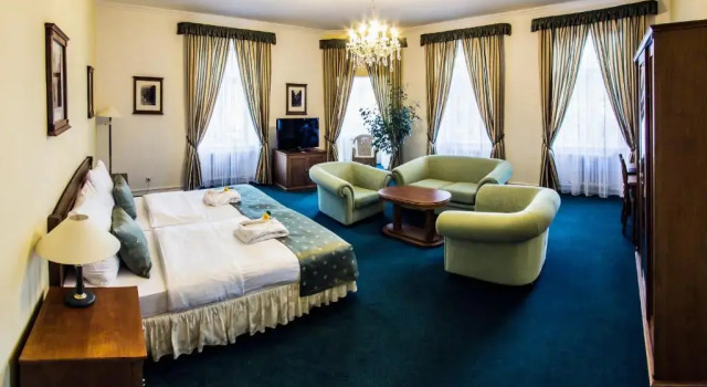 Семейный люкс с балконом Hotel Dvorak Cesky Krumlov