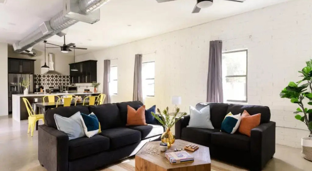 Luna Stellar by AvantStay Modern Artists Loft Buyout w 10 BRs Patio Billiards, Забронировать Отель Отели Скотсдейл с парковкой, Парковка