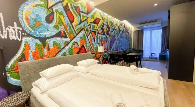 Семейный люкс с балконом Blackhome Graz I contactless check-in