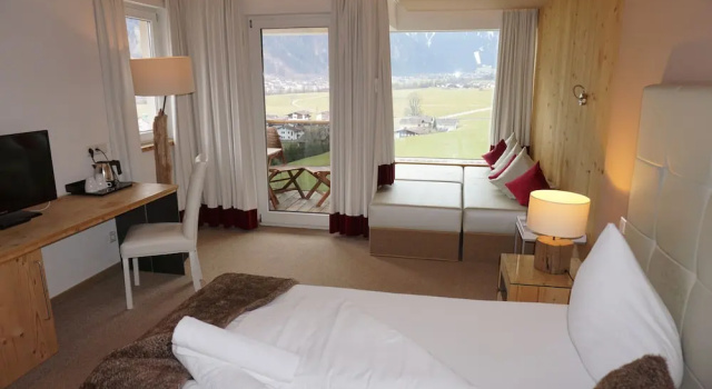 Двухместный номер Standard с балконом и с видом на горы Alpenhotel Stefanie