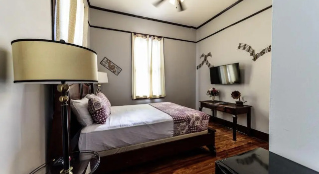 Hotel DeFuniak, Забронировать Отель Отели Панхэндл Флориды с парковкой, Парковка