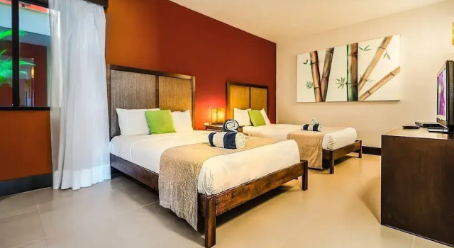 Beachfront Condo by Mamitas Beach, Prenota Residence Hotel a Quintana Roo con piscina, Piscina