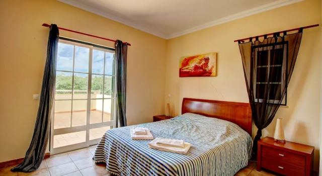 Villas2Go2 Golf, Rezerwuj Willa Hotele w Algarve z parkingiem, Parking