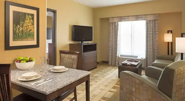 Шестиместный люкс Homewood Suites by Hilton Coralville - Iowa River Landing