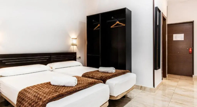 Двухместный номер Superior с видом на город Hostal Rincón de Sol - Centro Madrid - Self Checkin