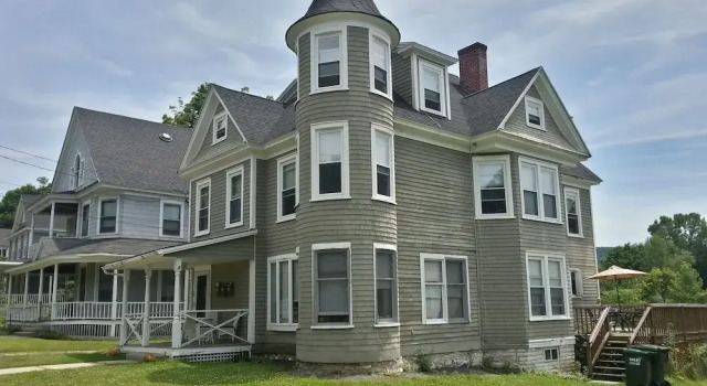 The Tower Unit, Buchen Sie Ferienwohnung Hotels in New England mit Parkplatz, Parkplätze