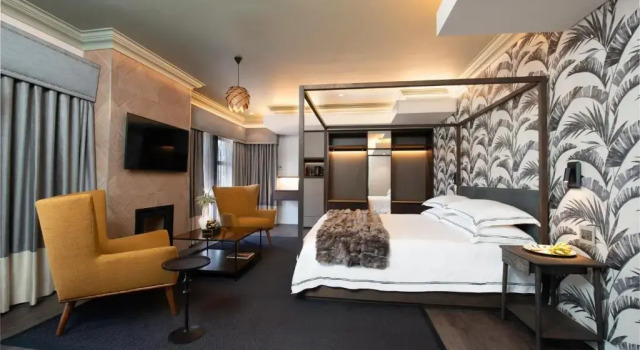 Полулюкс The Feather Hill Boutique Hotel