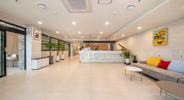 Aroomi Hotel